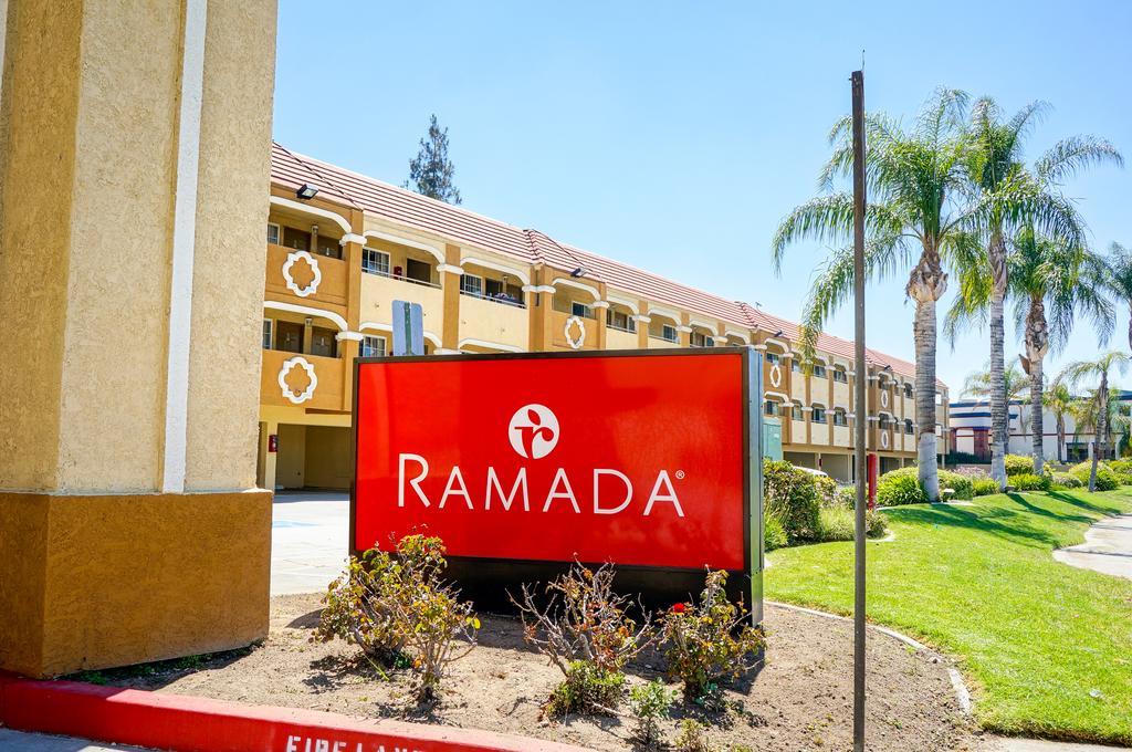 מלון Ramada By Wyndham אונטריו מראה חיצוני תמונה
