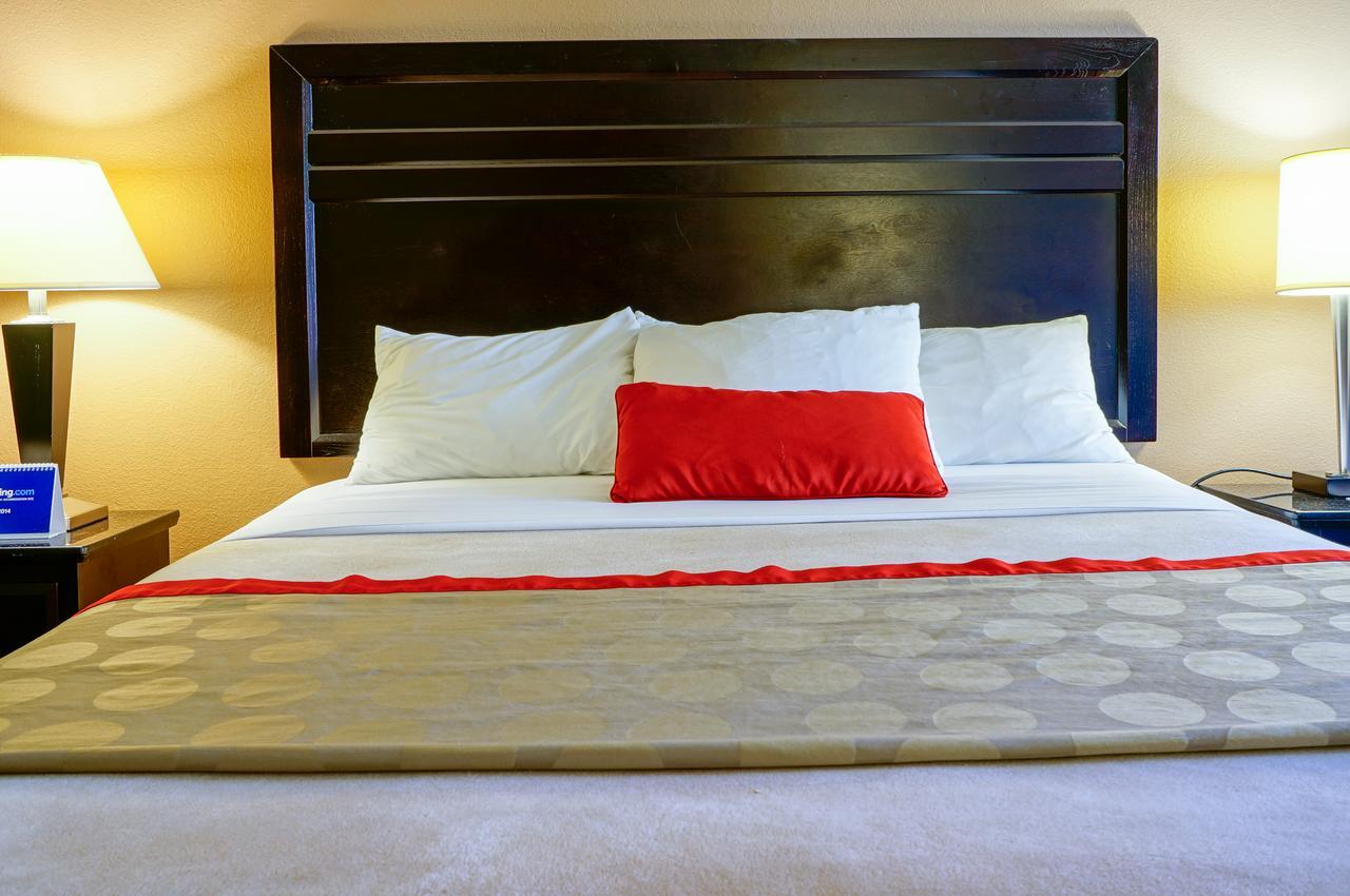 מלון Ramada By Wyndham אונטריו חדר תמונה